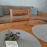 Gaia Serifos 公寓